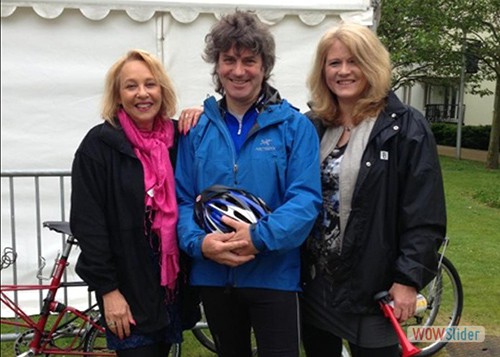 Livvy-and-Chrissie-with-Martin-Hughes-Games